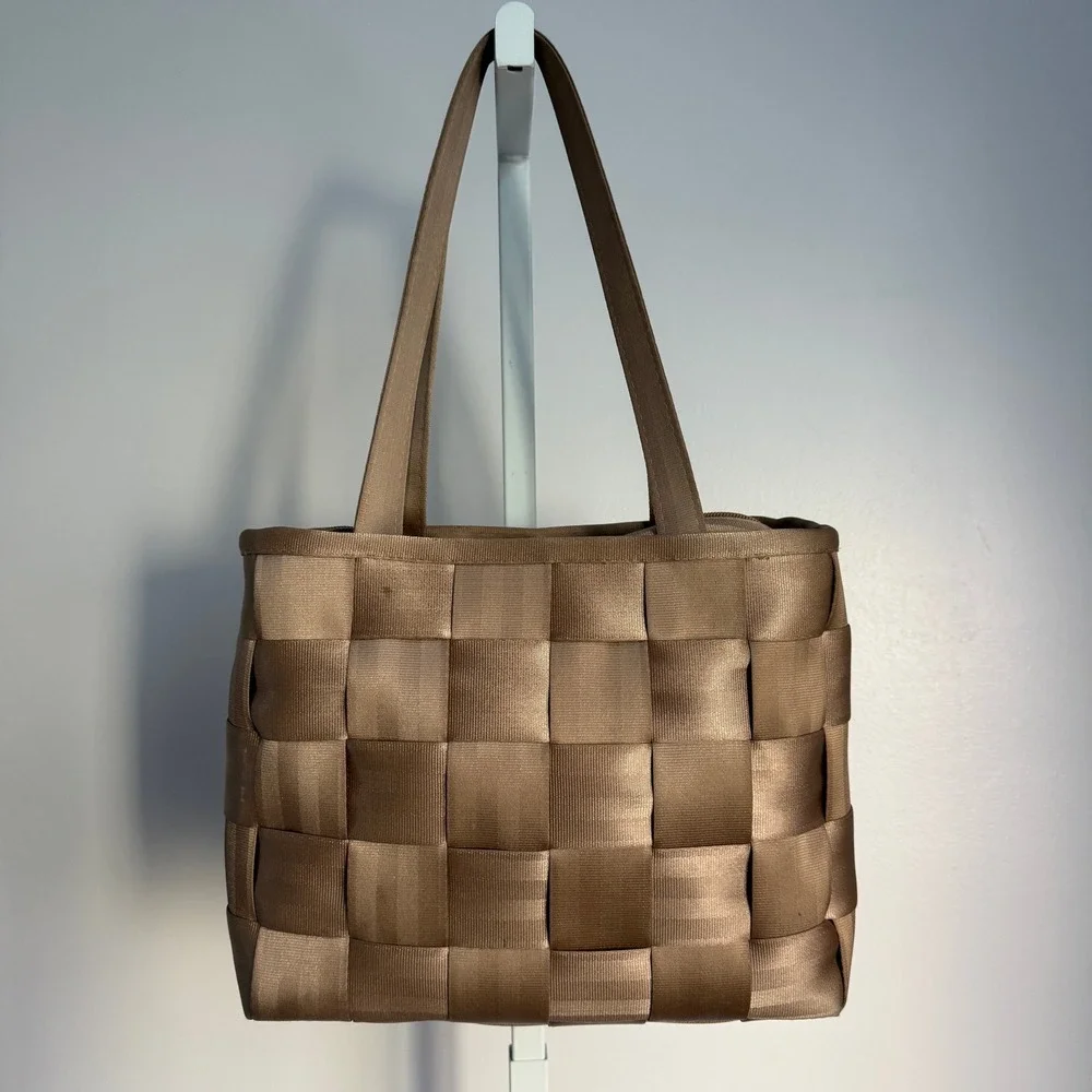 Harveys seatbelt bag